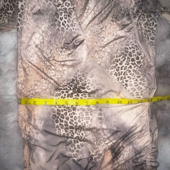 Gorgeous Savee Couture Animal Leopard Wrap V drape neckline, Bell Sleeves, XS - Picture 10 of 12
